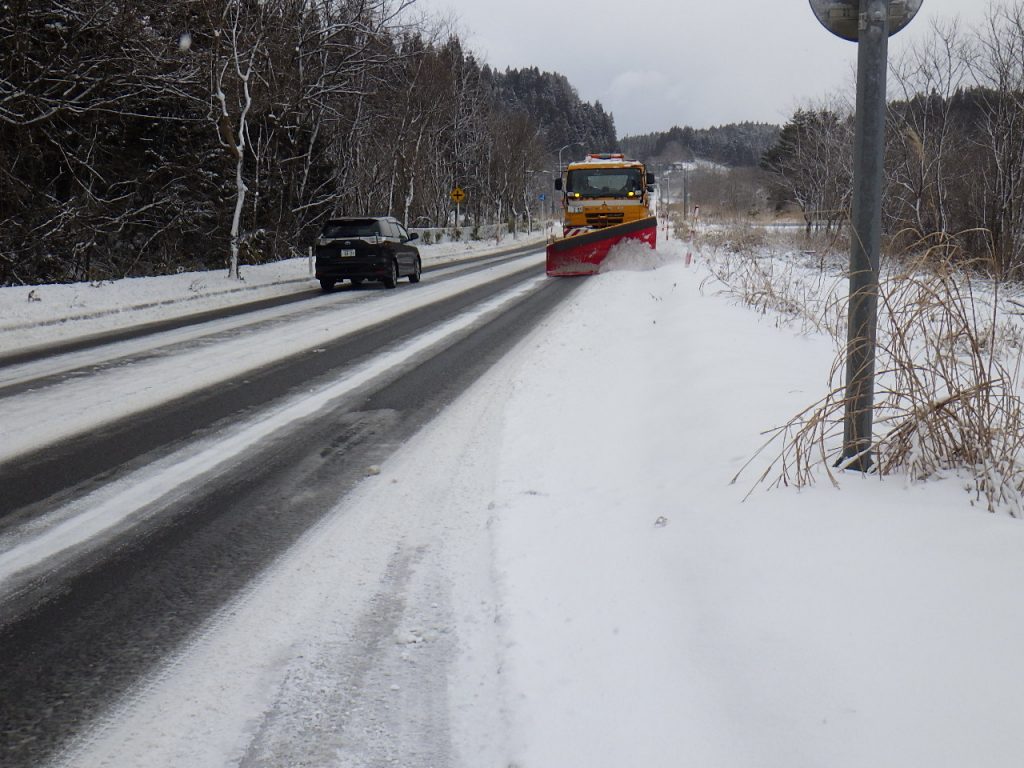 除雪トラックによる除雪